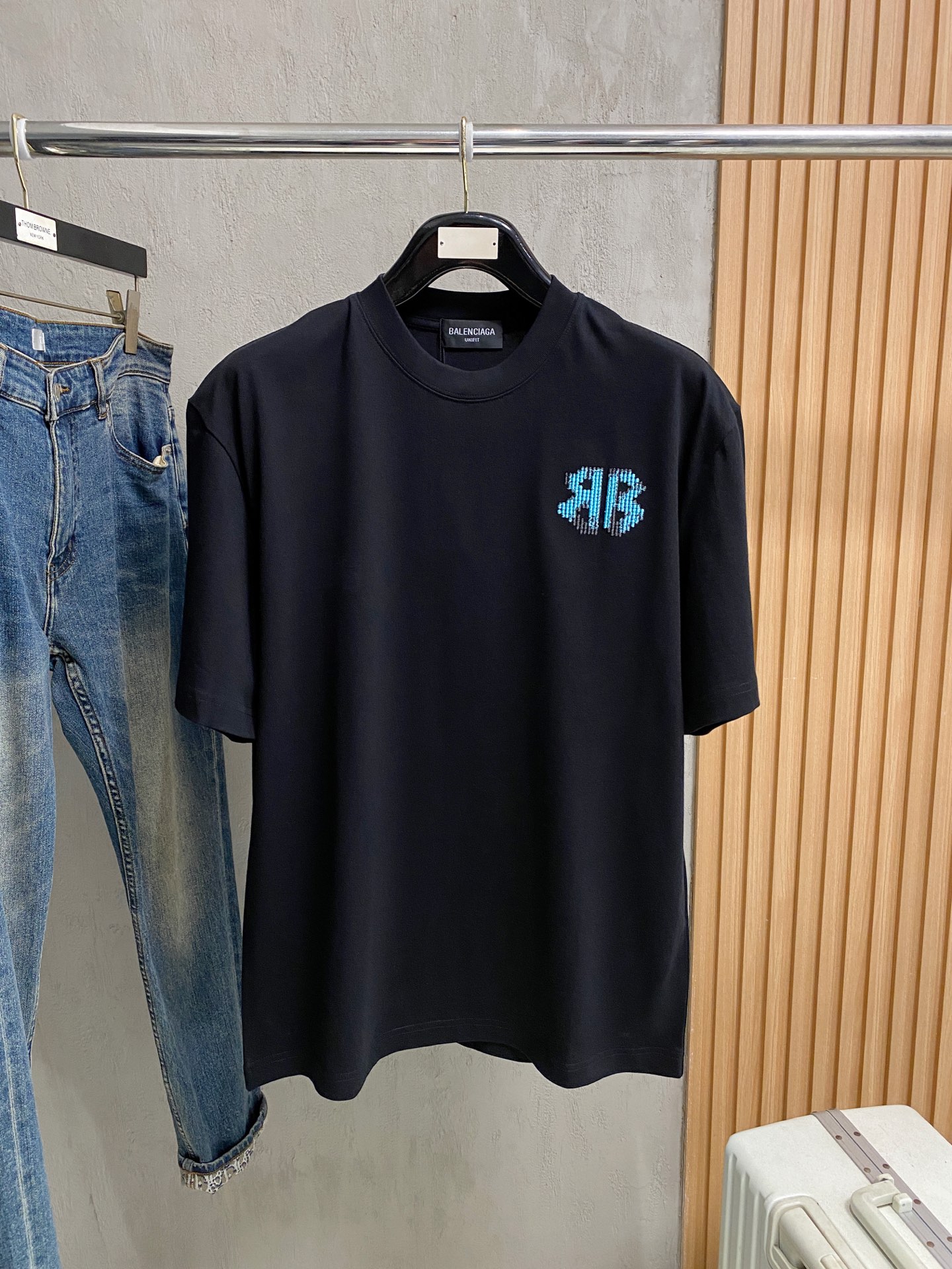 short sleeves